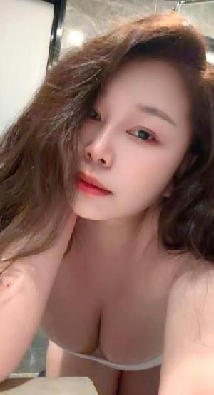 SM巨乳蜜桃臀少妇