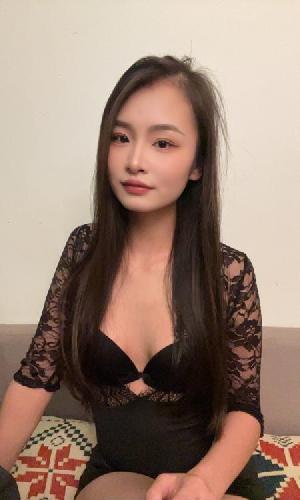 白云肤白乖巧大长腿