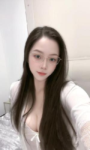 长腿明媚儿