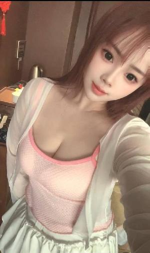 四刷肤白大奶吉吉