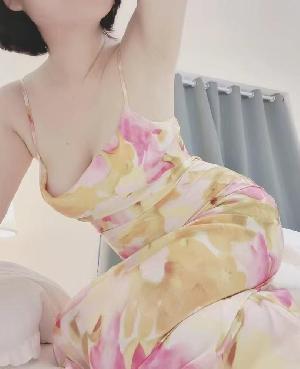 大奶小白兔老师