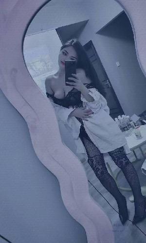 武昌粉嫩长腿黑丝小姐姐兼职