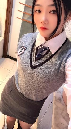 南山性感大奶妹子雨儿