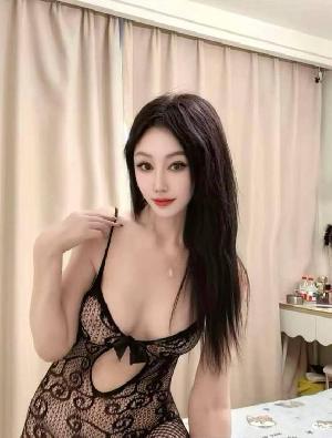 情趣翘臀风骚美少妇