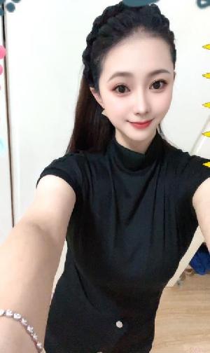 肥臀骚姐姐