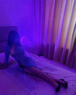 一线天E奶兔兔不放假