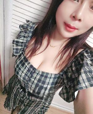 汉阳火车站大奶熟女