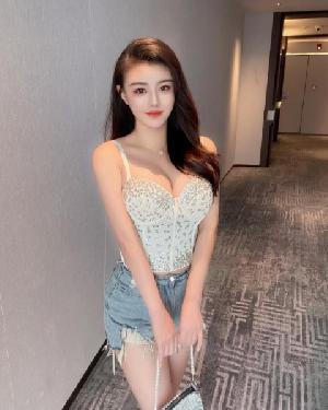 大胸服务好御姐