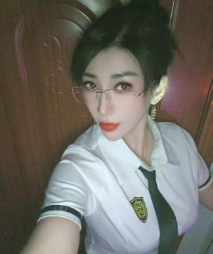 高颜性瘾淫妻花妹