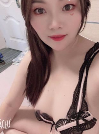丰满迷人艳妇