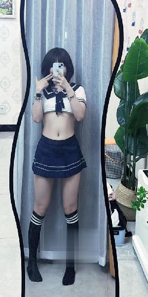 天河高挑辣妹子