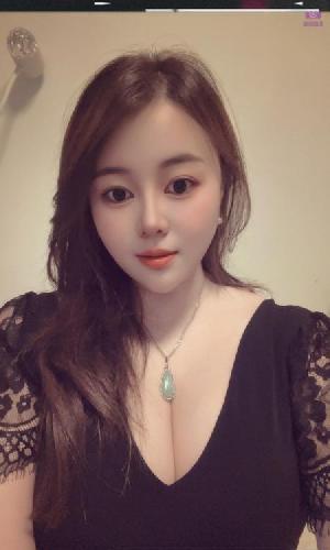 风情D奶美妇