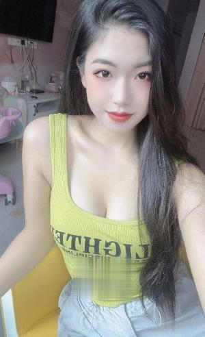 宝安粉嫩大胸妹