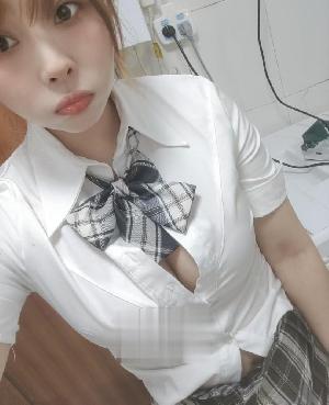 偶尔兼职的骚嫩妹妹水多易喷