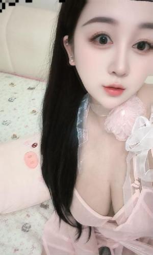 丰满大胸邻家妹