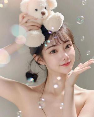 酷似明星柳岩大胸美女