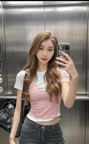 白云高挑气质美女