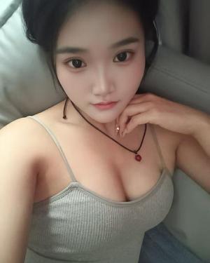 肥臀大奶美女