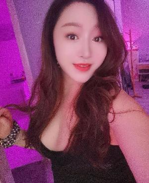 大奶骚货玩的开主动会伺候