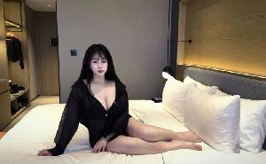 丰满白皙小坦钥钥