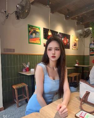 小娜的大白兔
