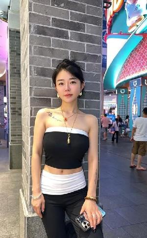 纹身36E奶美女