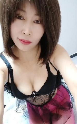 身材娇小的熟女