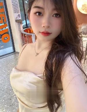 兼职性感小妹三点粉小穴嘴巴很紧