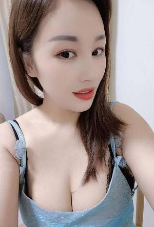 前凸后翘的极品女友