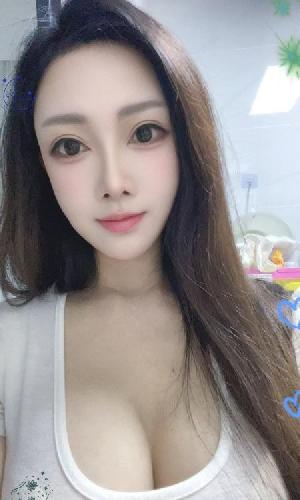 惠城巨乳臀妹