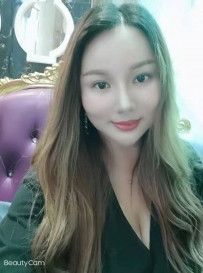 大波美女佩佩