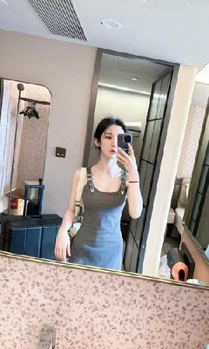 巨乳美女