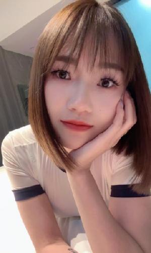 风骚型短发御姐