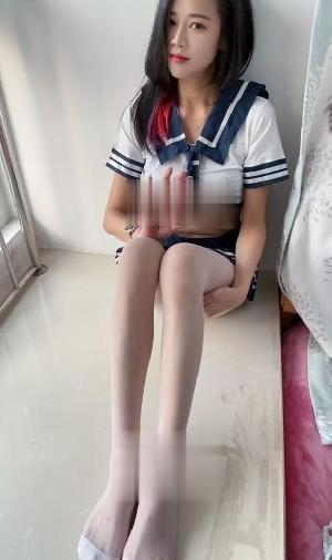 茉莉腰很细腿很长