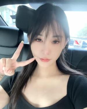 天河肤白腿长老师