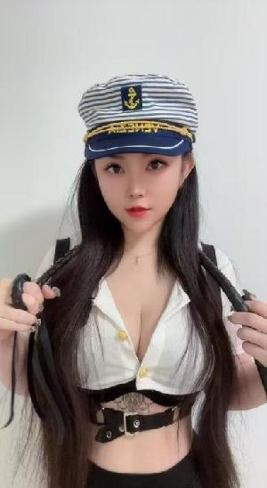 蜀山大奶妹