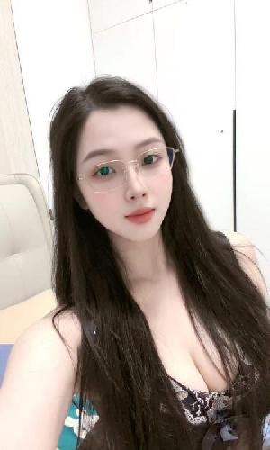 模特反差明媚儿