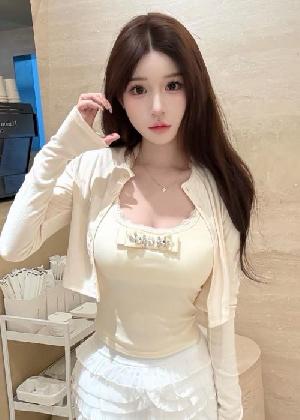 上海奶子手感极佳粉色的阴蒂
