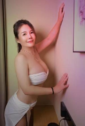 大胸御姐深喉