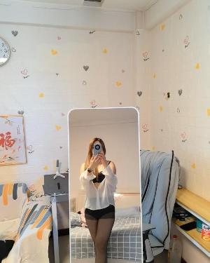 反差型小骚妇