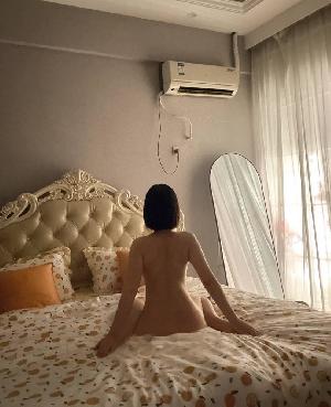 D奶蜜桃臀小姐姐