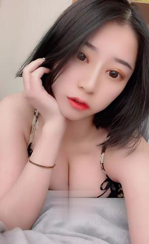 极品妹子胸大蜜桃臀天生尤物