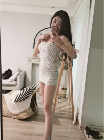 白皙美腿诱惑彩儿