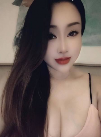 大胸肥臀少妇