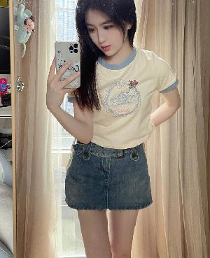 外表清纯可爱反差妹