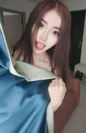 服务系苗条好身材少妇