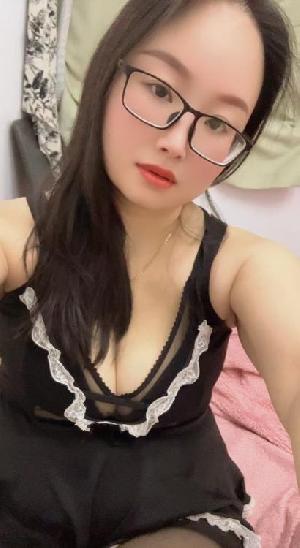 三山街二刷眼镜少妇