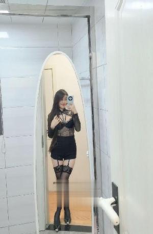 狠插嫩足小穴妹妹
