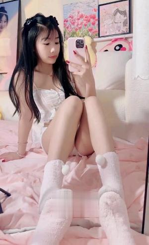 武候身材极好小骚妹