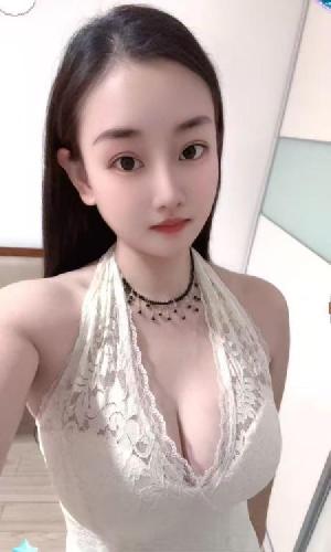 武昌清纯大胸妹